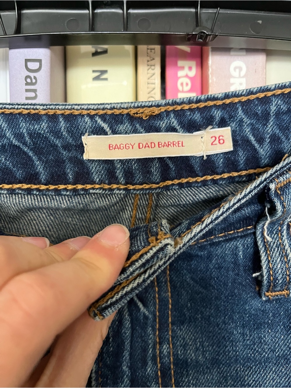 Levi’s Baggy Dad Barrel Wide-Leg Women's Jeans - Picture 2 of 5